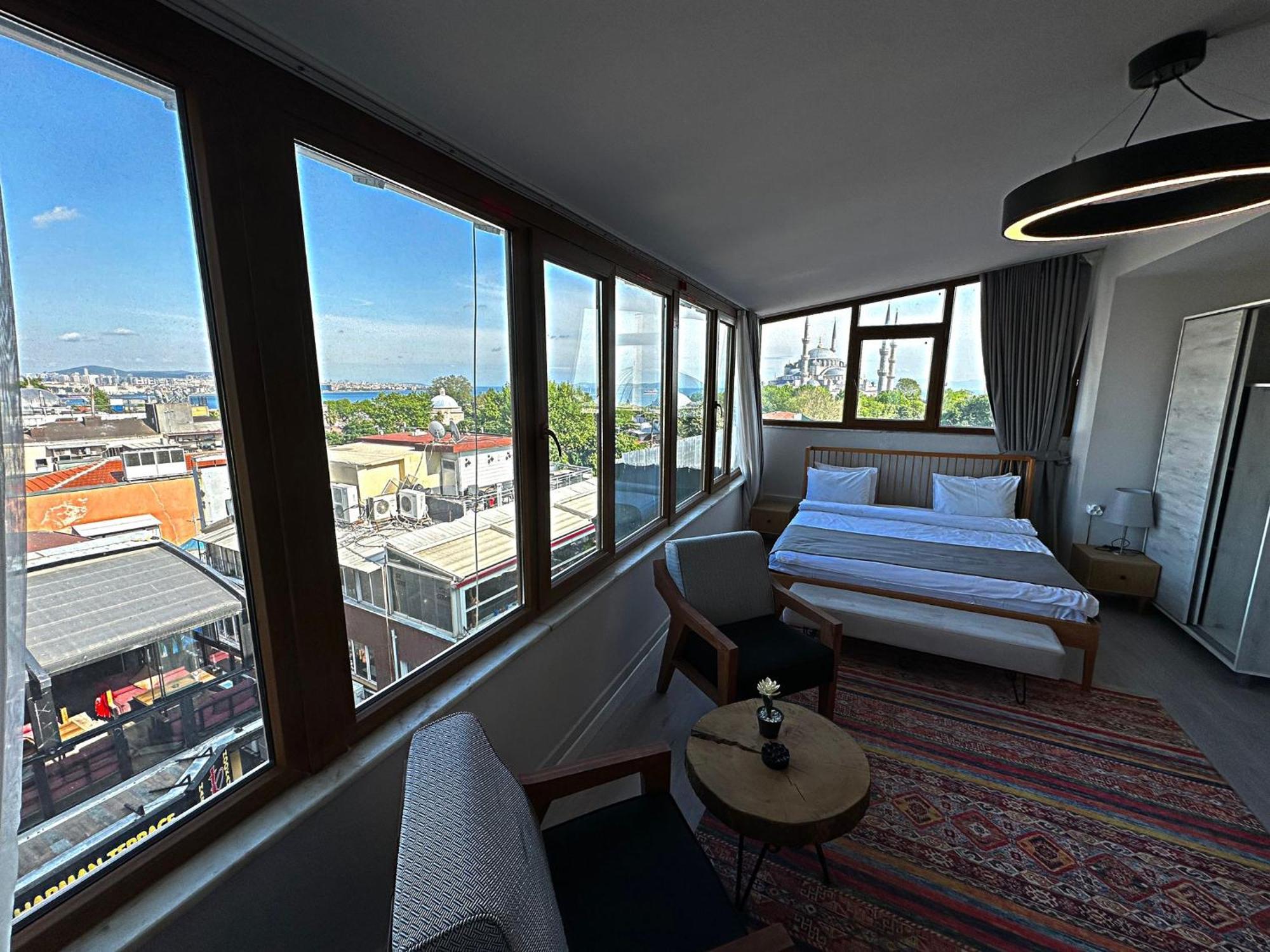 Otel Million Old 3*